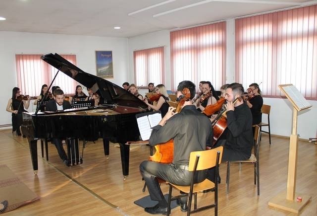 DOBOJSKI INFO PREDSTAVLJA: Poljećni koncert gudača (FOTO)