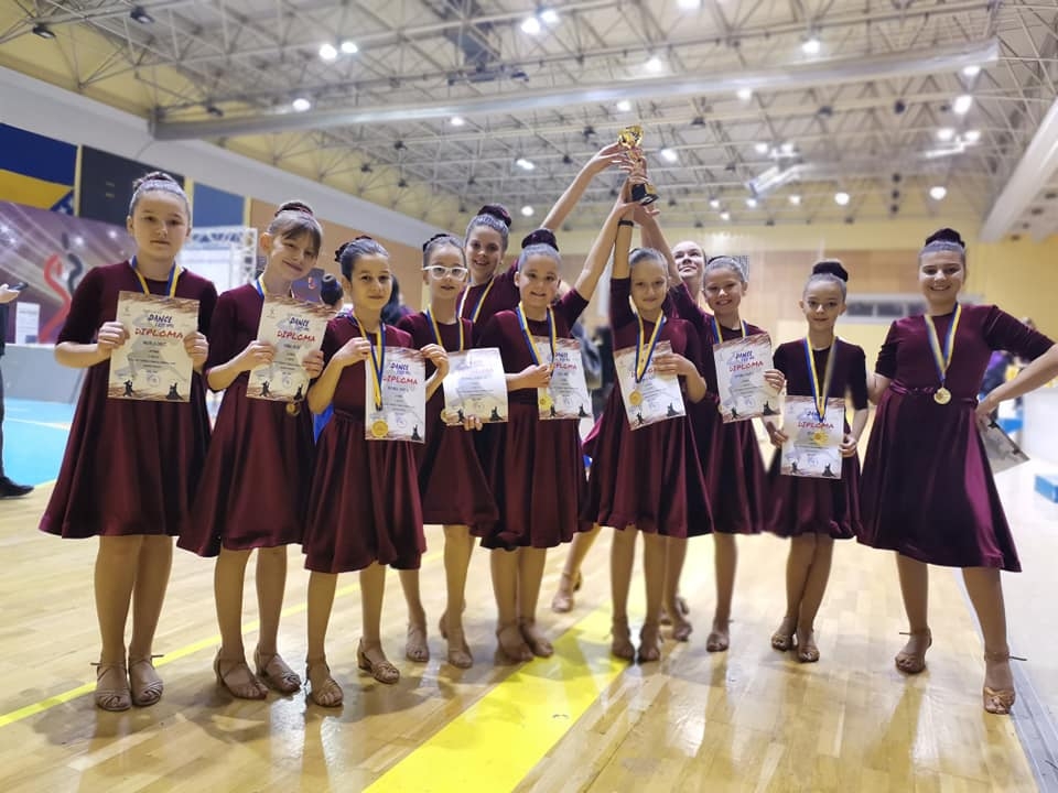 DOBOJ: Plesna škola "Stage" osvojila pregršt medalja i pehara (FOTO) (VIDEO)