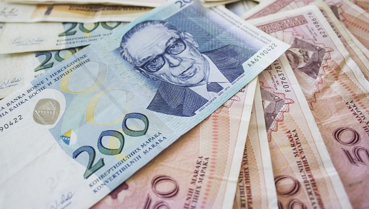 Prosečna novembarska plata u BiH 483 evra, evo ko najmanje zarađuje