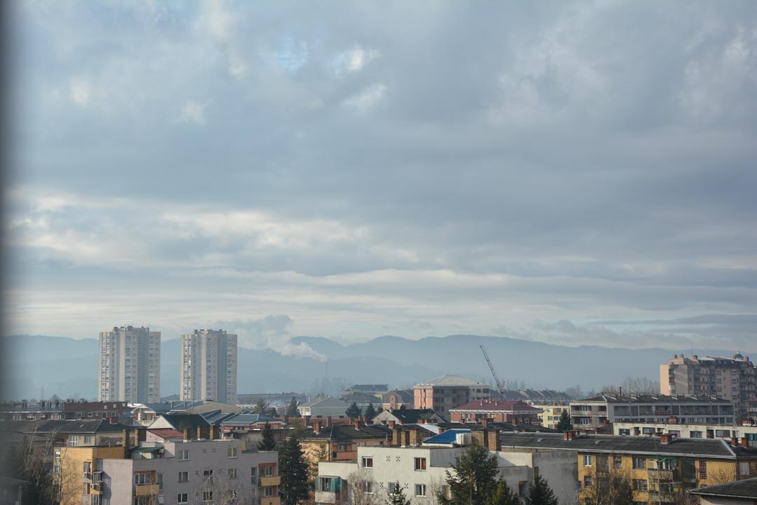 VRIJEME: Danas umjereno oblačno, ponegdje moguća kiša