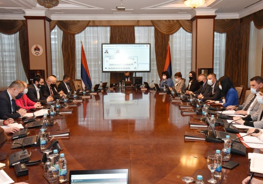 UBLAŽENE MJERE U SRPSKOJ: Kafići rade do ponoći, dozvoljeno okupljanje do 100 ljudi