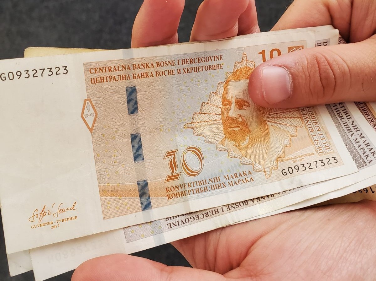 DOBOJ: Počela isplata dječijih dodataka i naknada porodiljama