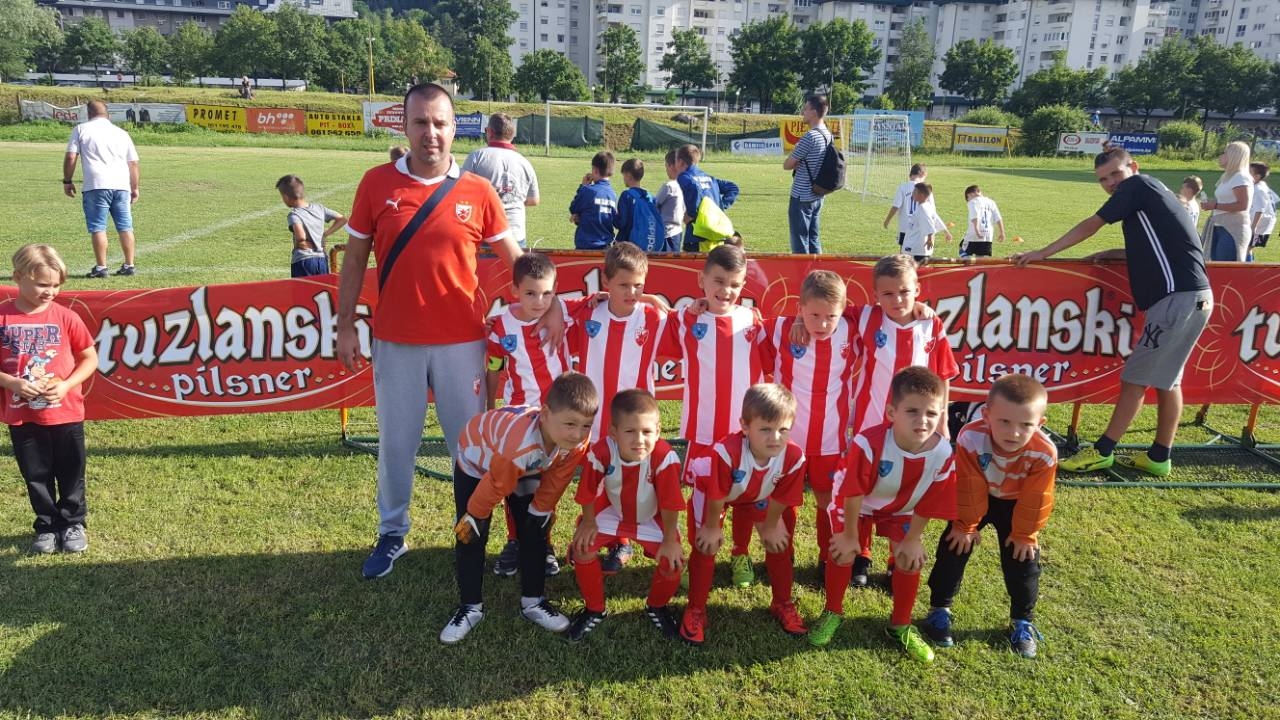 DOBOJ: Škola fudbala "Ačko" osvojila turnir u Tuzli (FOTO) (VIDEO)