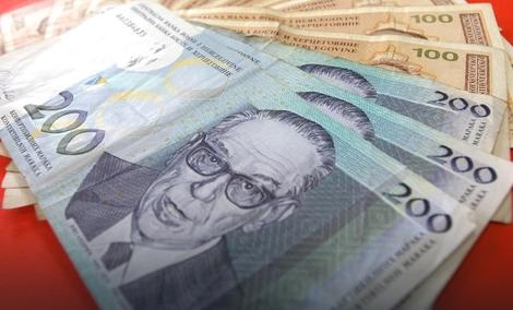 Prosečna plata u Srpskoj 825 KM