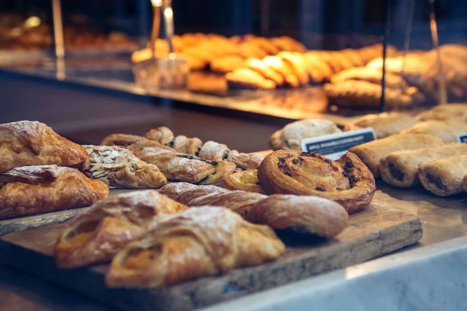 OGLAS ZA POSAO: Pekara "Dobojka" zbog proširenja obima posla zapošljava pekare i vozače