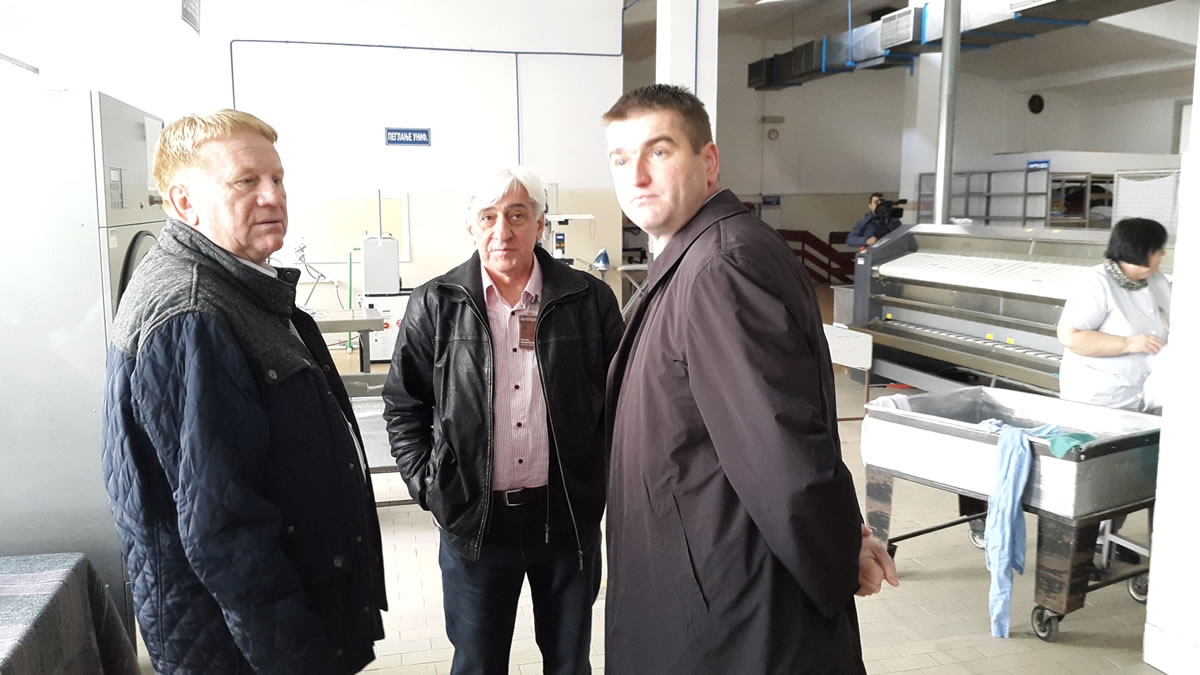 DOBOJ: U bolnici ugrađeni solarni kolektori za toplu vodu