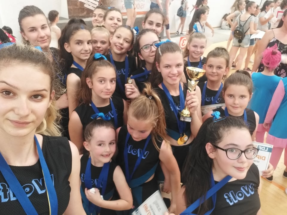 DOBOJ: Plesači plesnog studia "Wolf" dominirali u Vitezu (FOTO)