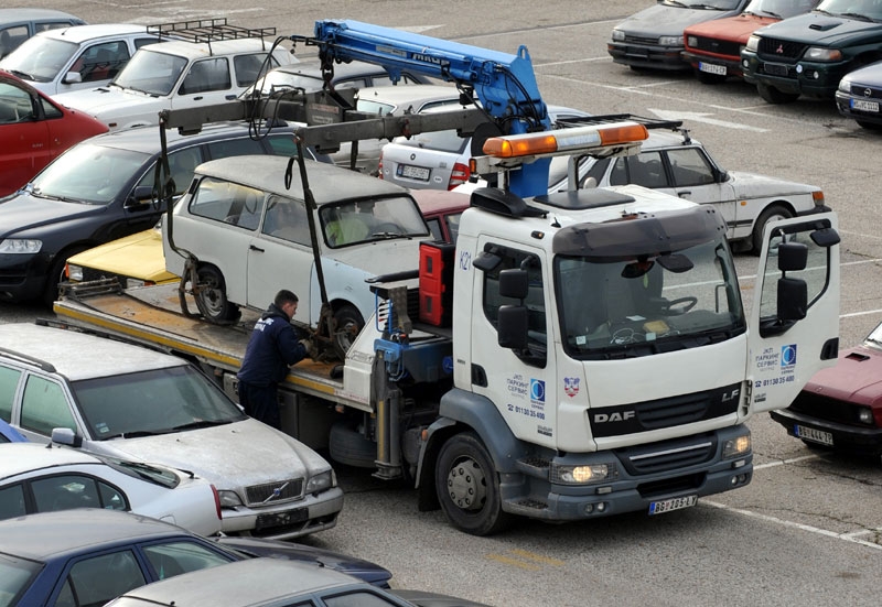 DOBOJ: Policija za tri dana kaznila 500 nepropisno parkiranih i zaustavljenih vozila?