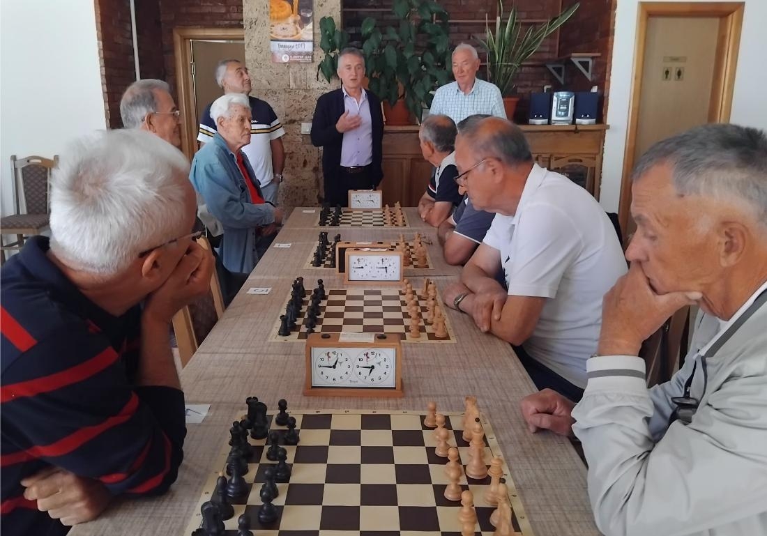 VASKRŠNJI ŠAHOVSKI TURNIR PENZIONERA: Buholc naklonjen Miličiću