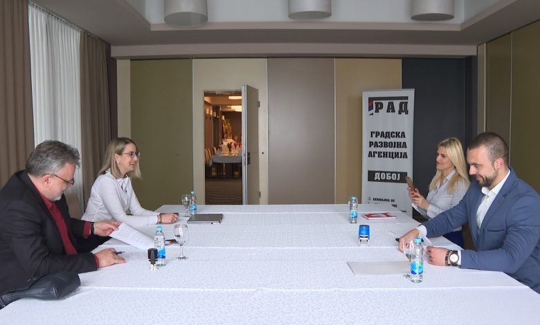 DOBOJ: Potpisan ugovor za podršku startap projektima za mlade