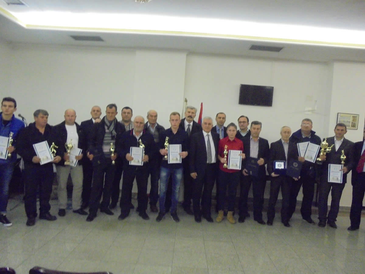 NA OSNOVU ODLUKE IO PFS DOBOJ ZA 2015. GODINU: Dodeljena priznanja najboljima
