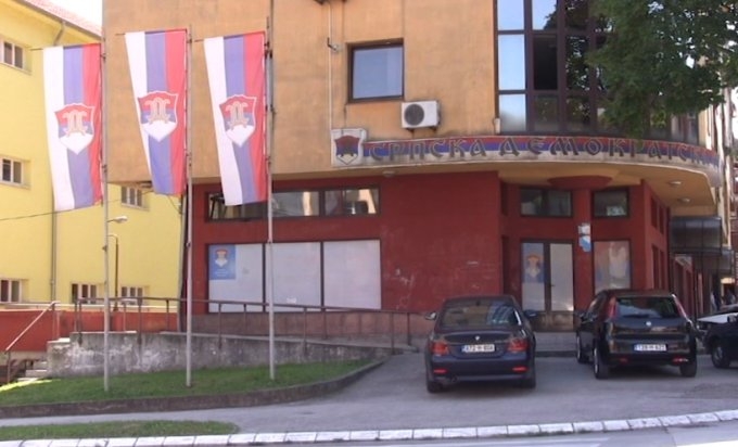 DOBOJ: Raspušten Gradski odbor SDS-a (VIDEO)