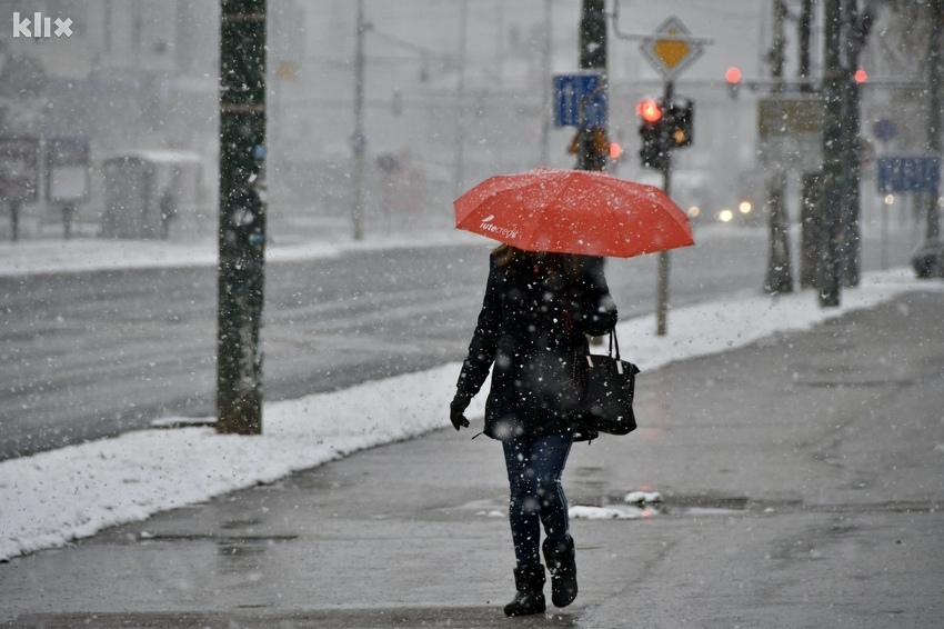 VRIJEME: Prije podne slab snijeg, u drugom dijelu dana prestanak padavina