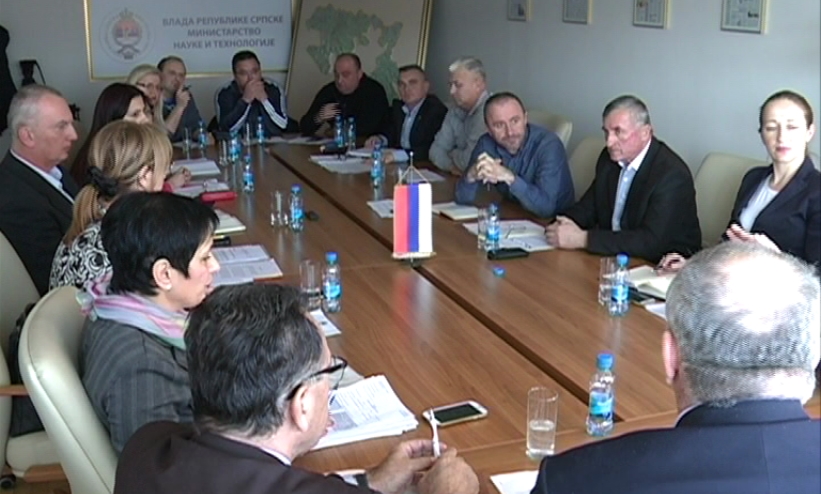 INVALIDI IZVOJEVALI POBJEDU: Od marta pare za ortopedska pomagala!