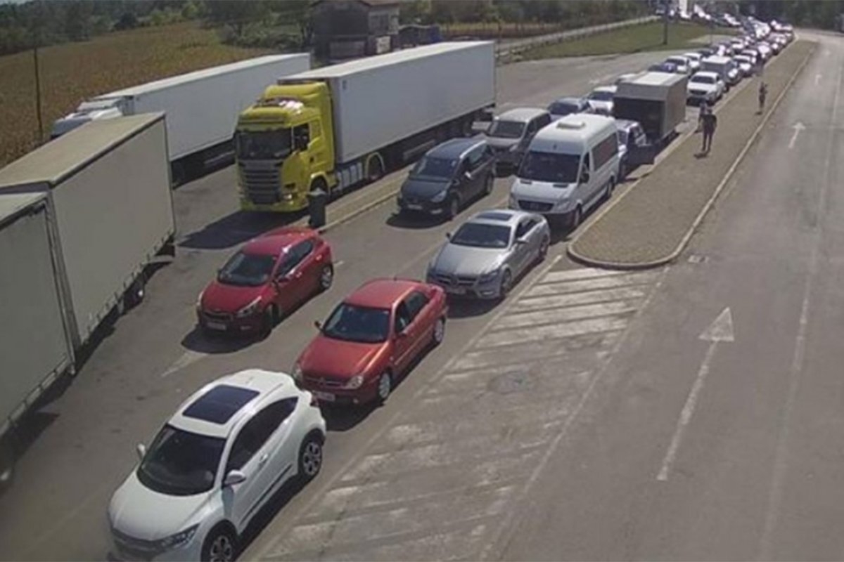 GRANIČNI PRELAZI: Pojačana frekvencija vozila u Gradišci, Donjoj Gradini i Brodu