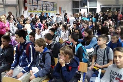 DOBOJ: Dočekana djeca iz Kosovske Mitrovice i Prilužja