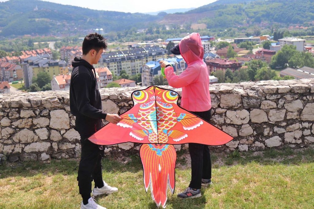 DOBOJ: Sa Gradine puštani zmajevi u okviru kineskog festivala