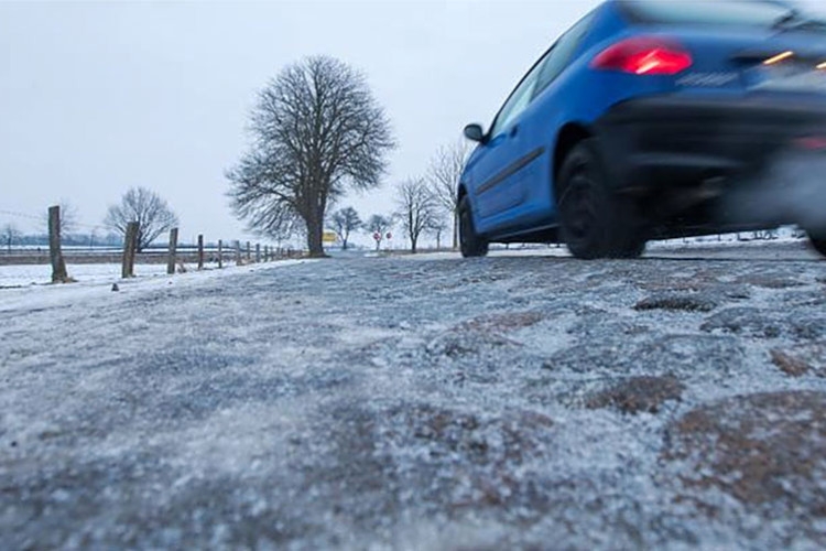 PUTEVI: Snijeg i poledica usporavaju saobraćaj u višim predjelima