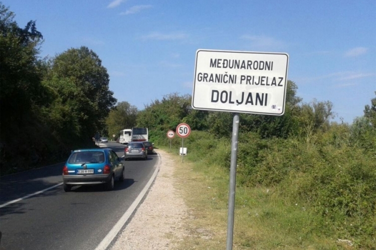 PUTEVI: Nema posebnih ograničenja, bez zadržavanja na granici