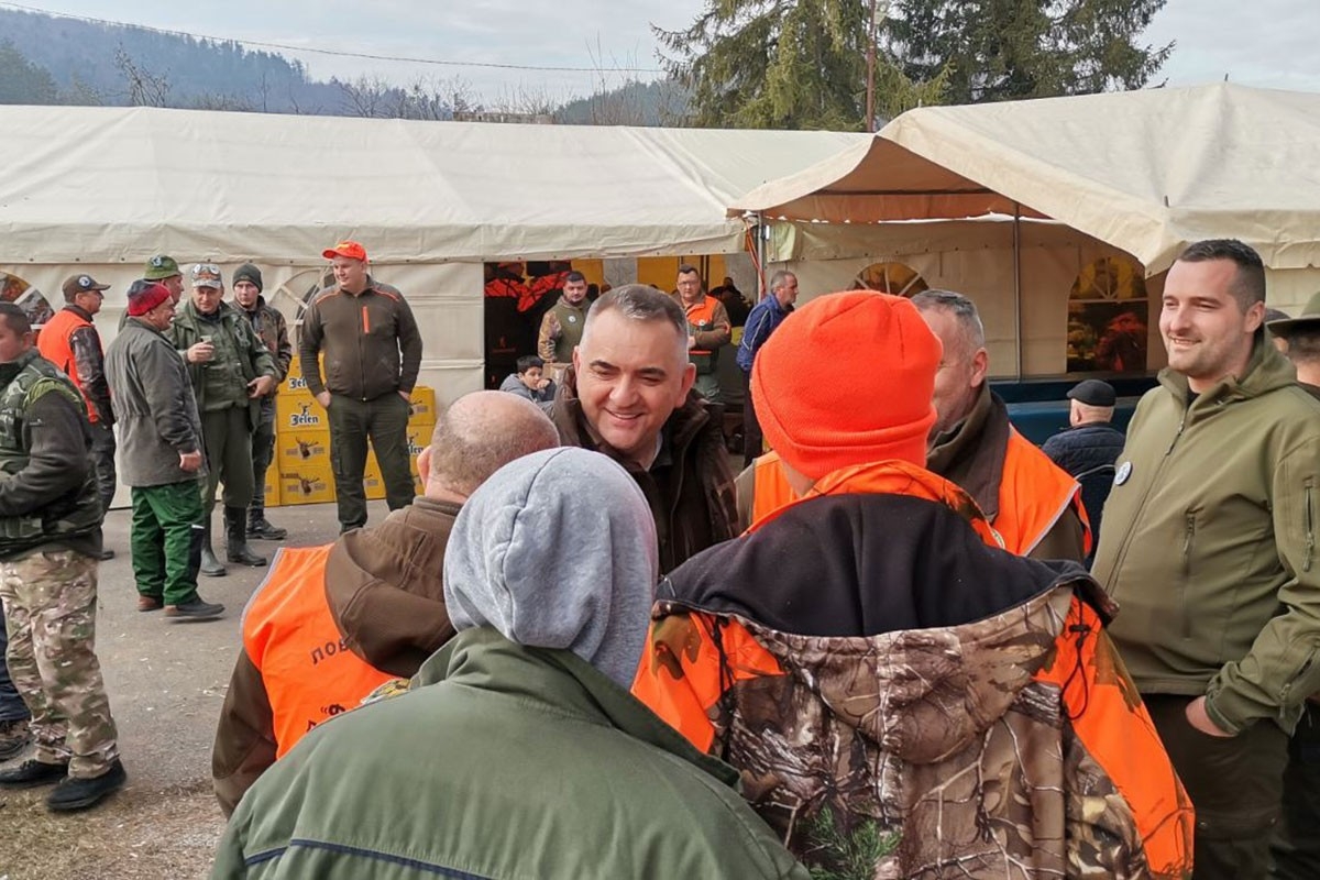 PETROVO: Hajka na vuka završena, lovački trofej izostao