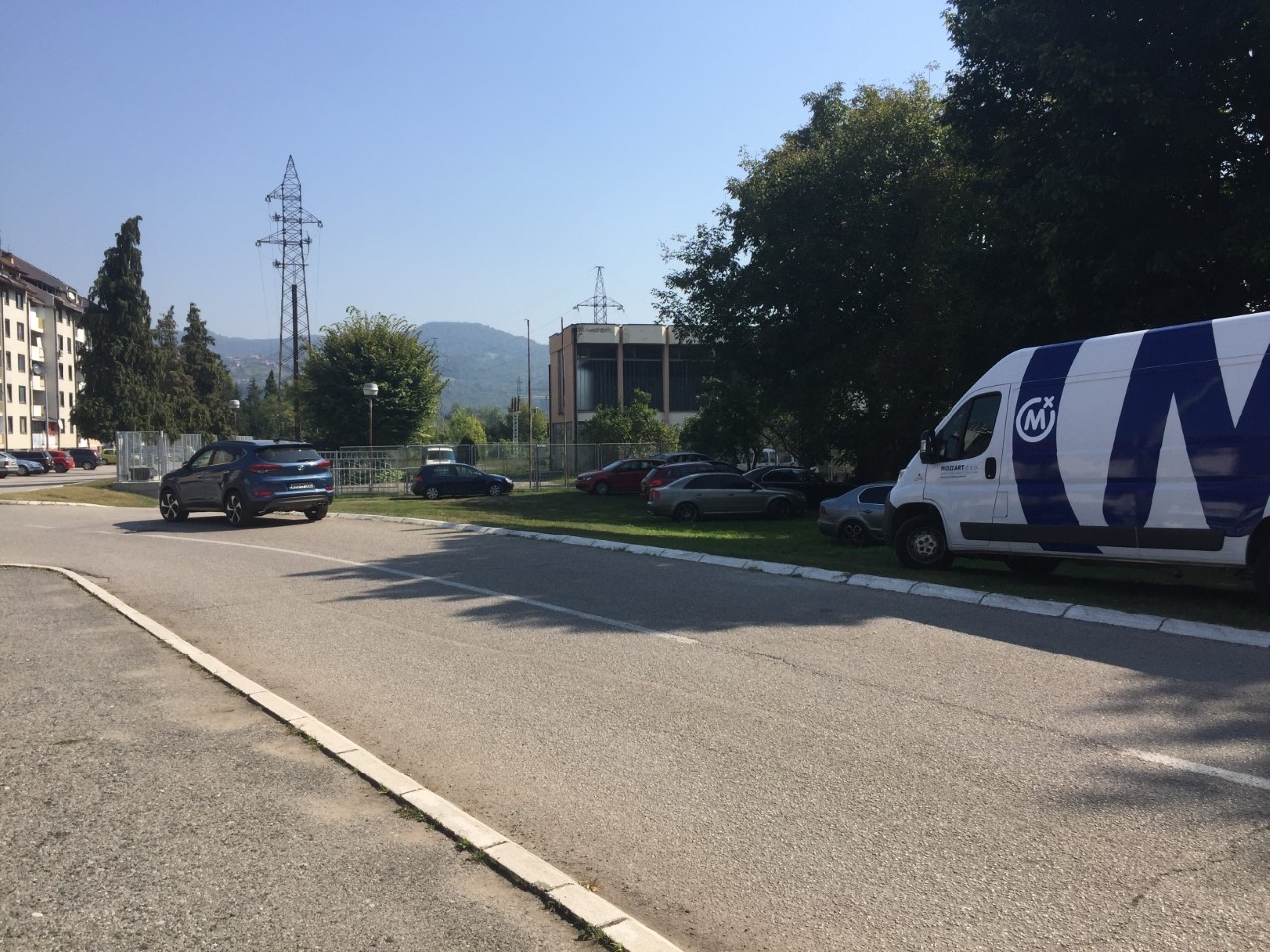 PARKING PAPCI: Lažljivi gradonačelnik, saobraćajna policija i parking služba (FOTO)