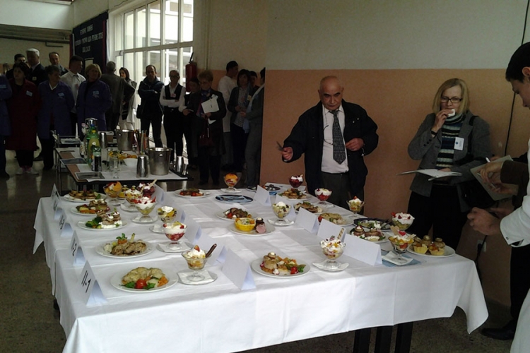 Najbolje jelo pripremili mladi kuvari iz Doboja (FOTO)