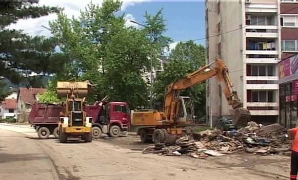 DOBOJ: Zbog poplave na sudu, moguće i kazne (VIDEO)