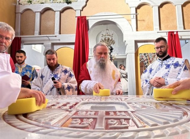 DOBOJ: Osveštan obnovljeni Hram Vaznesenja Gospodnjeg u Toviri