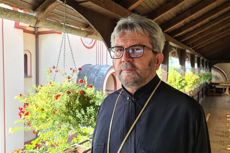 DOBOJ: "Zamoliti patrijarha da žrtve dobojskog logora budu da proglašene za mučenike"