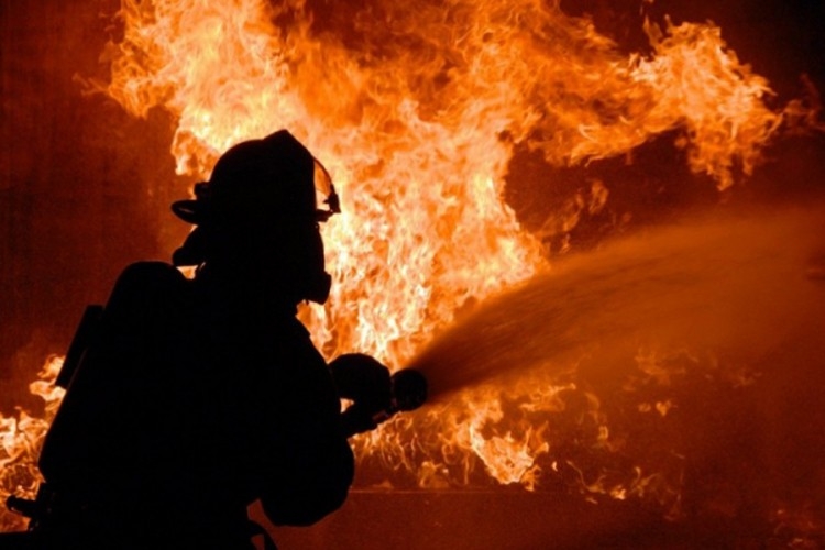 DOBOJ: U požaru poginula osoba, beživotno tijelo pronađeno u prizemlju kuće