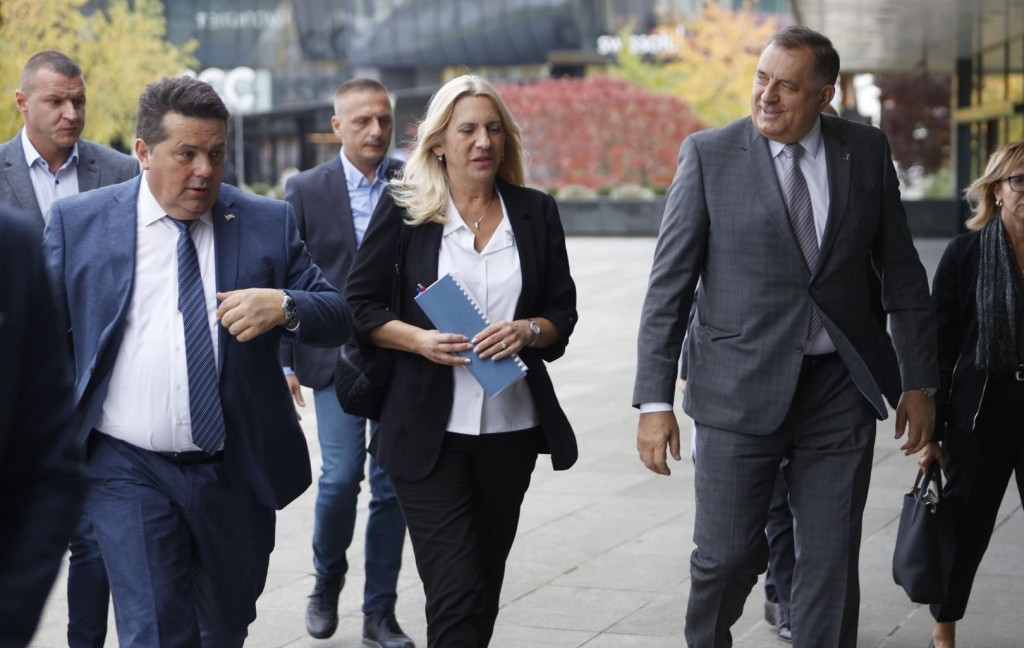 SANKCIJE IH ITEKAKO BOLE: "Dodik je od bahatog kabadahije počeo izigravati žrtvu" (VIDEO)