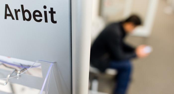 Ne jenjava TREND ODLASKA: Strani poslodavci najviše traže naše medicinare, vozače i zanatlije