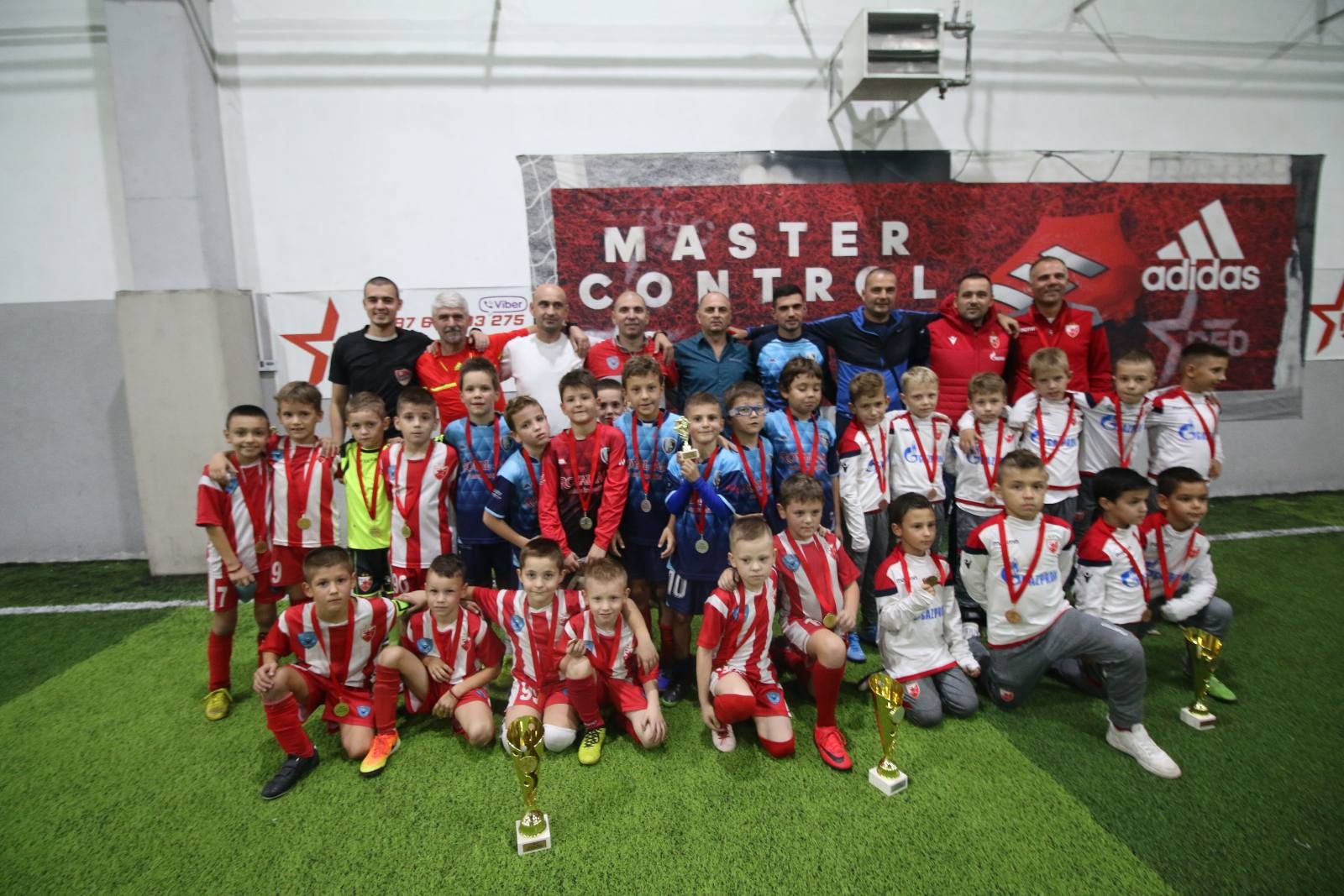 DOBOJ: Zlatna generacija Škole fudbala "Ačko" (FOTO)