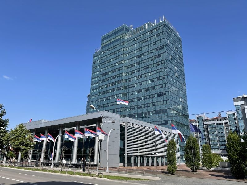 Vlada se na berzi zadužila 10 miliona, investitori oprezni