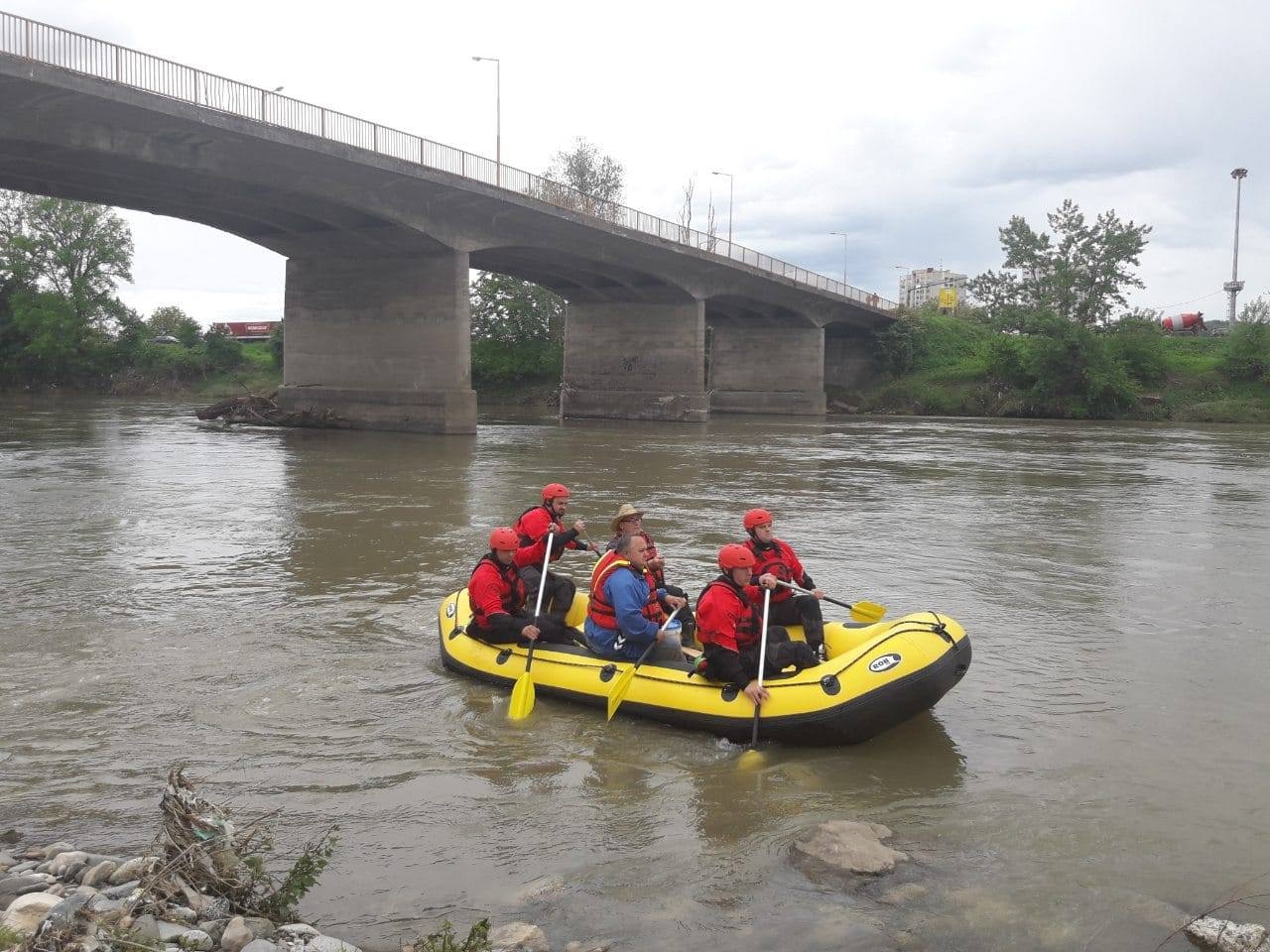 DOBOJ: Traže telo nestalog dečaka (FOTO)