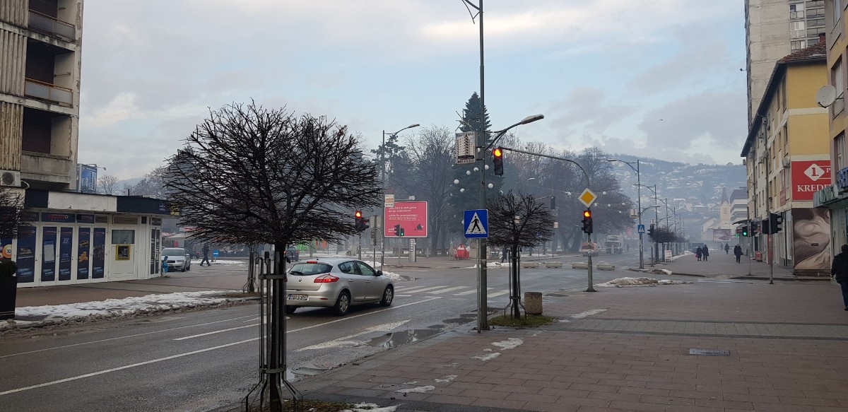 DOBOJ: Anonimni dobrotvor svakom 3. i 4. djetetu daruje po 2.000 KM