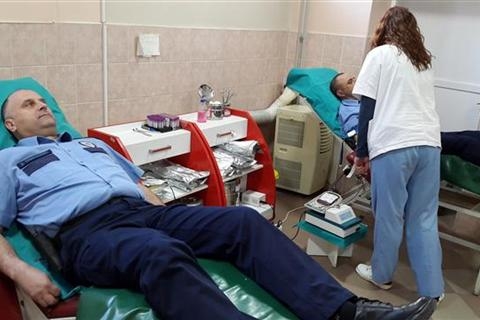 DOBOJ: Policajci daju krv