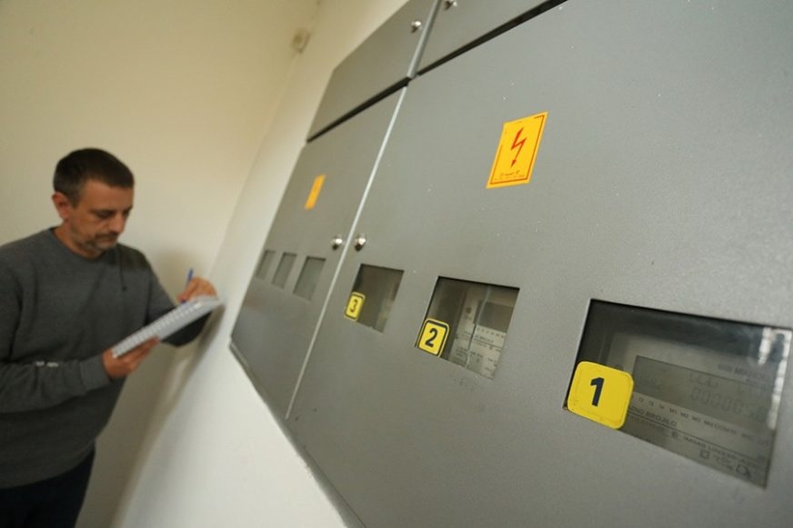 ERS preuzima sve kupce, distribucije dužnicima prijete tužbama