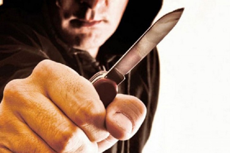 DOBOJ: Četiri godine zatvora Dobojliji koji je suprugu ubo čakijom