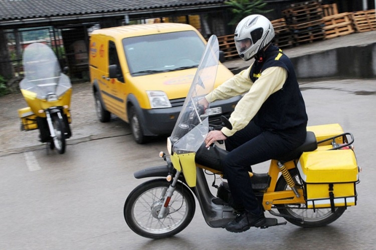 DOBOJ: Pošte RS omogućile mogućnost preuzimanja pošiljaka za starije