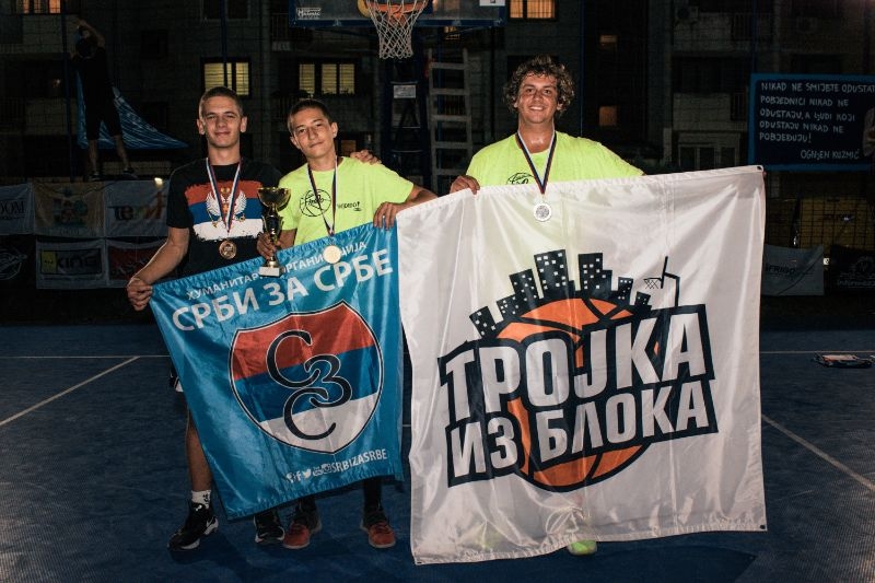 DOBOJ: Prva trojka iz bloka (FOTO)