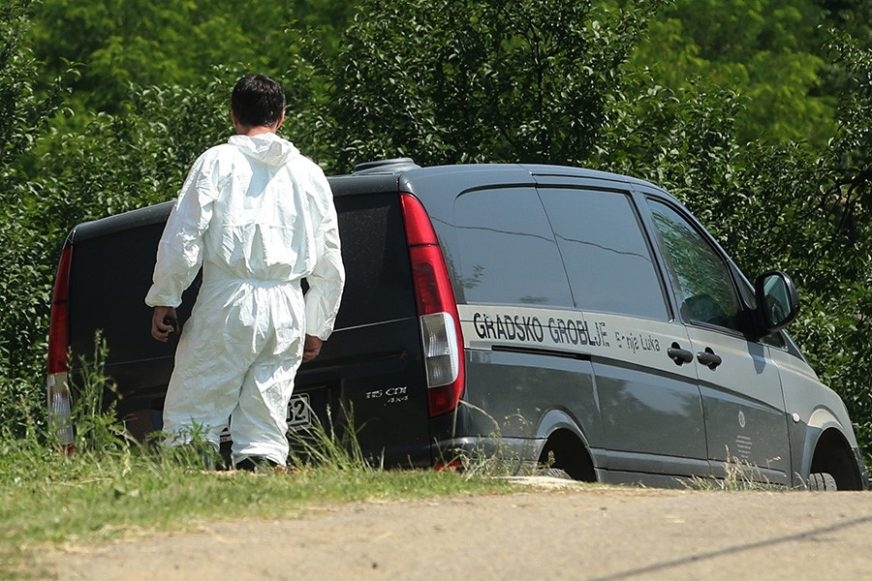 DOBOJ: Tragovi vezanja na skeletu, danas ekshumacija ljudskog kostura