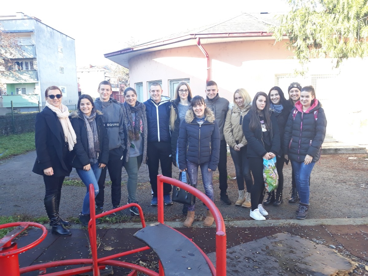 DOBOJSKI INFO APELUJE: Obnovimo igralište (FOTO)