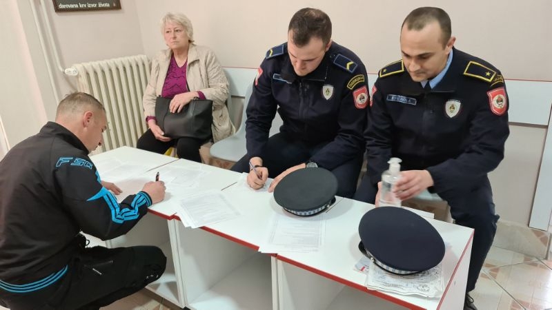 DOBOJ: Pripadnici Policijske uprave Doboj daruju krv