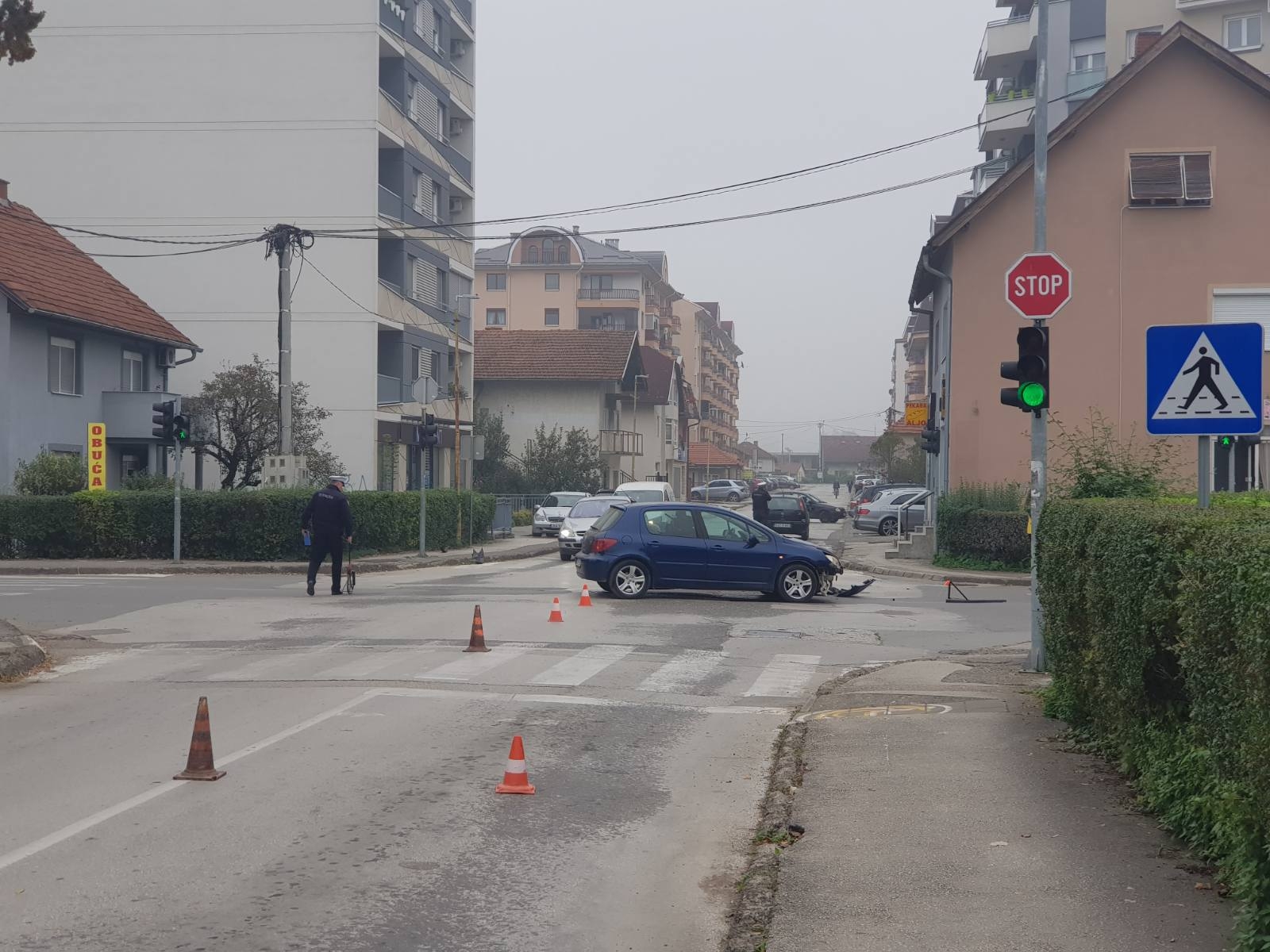 OPET SUDAR AUTOMOBILA: Saobraćajna nezgoda kod Aljine pekare. (FOTO)