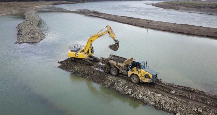 Vađenje šljunka iz rijeke Bosne bez javnog poziva za potrebe auto-puta koji je još u planovima