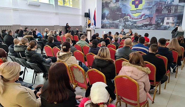 DOBOJ: Uručene “ponosne kartice” za 146 višečlanih porodica