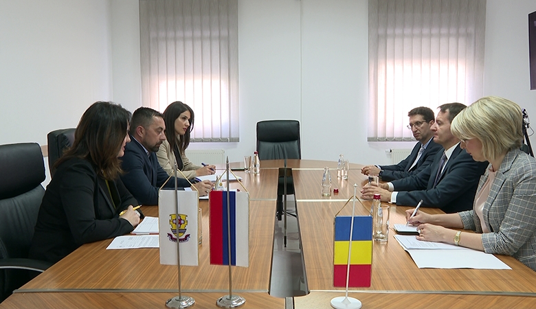 DOBOJ: Ambasada Rumunije donira 10.000 evra za Dom kulture u Kotorskom