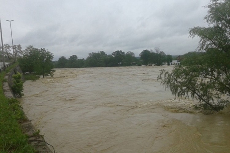 DOBOJ: Tijelo mlađeg muškarca pronađeno u Savi