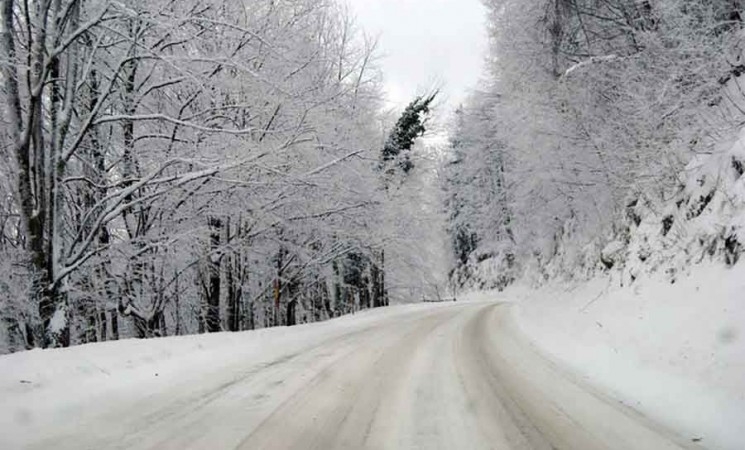 PUTEVI: Oprez zbog klizavih kolovoza i ugaženog snijega